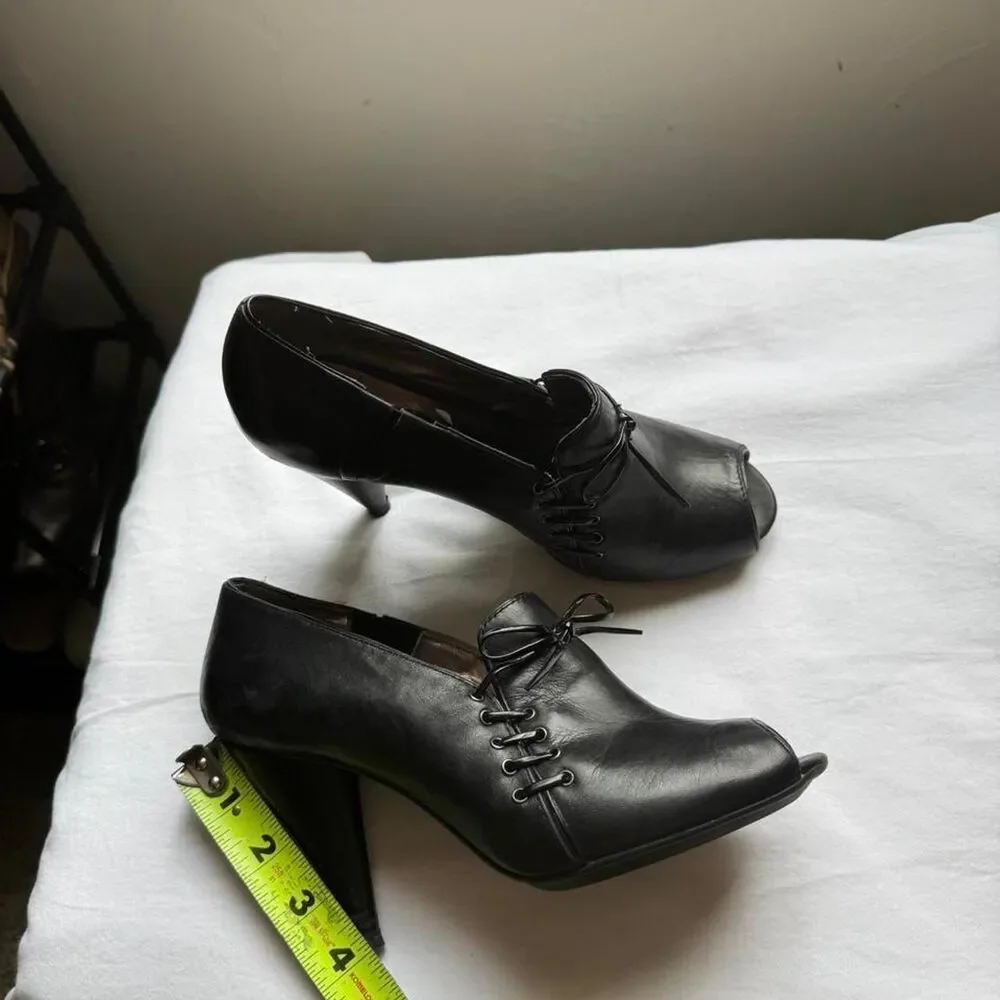 Vintage Y2K Black Lace-Up Oxford Heels Office Siren Dark Academia Booties 7.5
